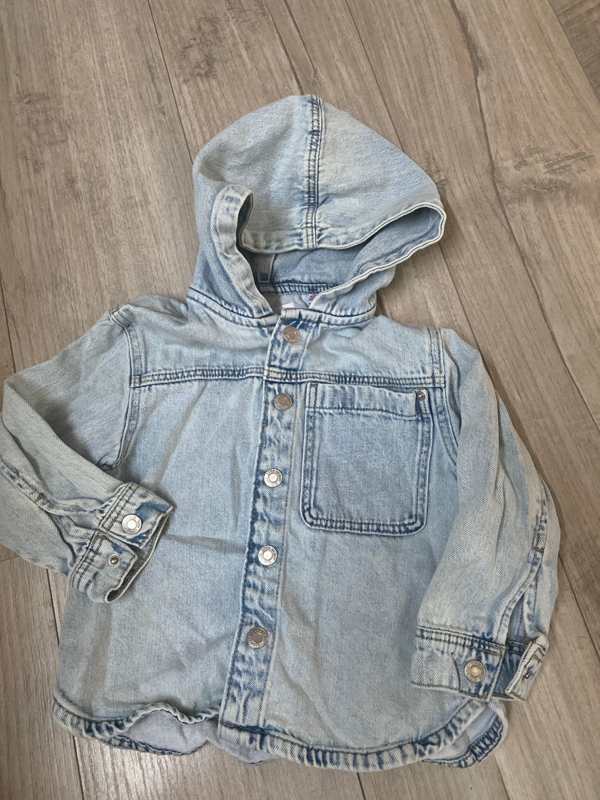 Zara spijkerjack met capuchon voor jongens - maat 98, Ophalen of Verzenden, Gebruikt, Jongen