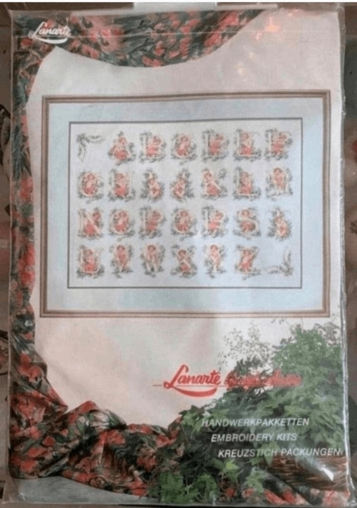 BORDUURPAKKET LanArte POETRY ALPHABET GROOT EN ZELDZAAM, Verzenden, Nieuw, Handborduren, Borduurpakket