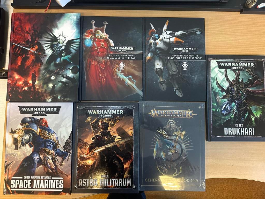 Warhammer 40K boeken en figuren, Hobby en Vrije tijd, Wargaming, Gebruikt, Warhammer 40000, Boek of Catalogus, Geverfd, Ophalen of Verzenden
