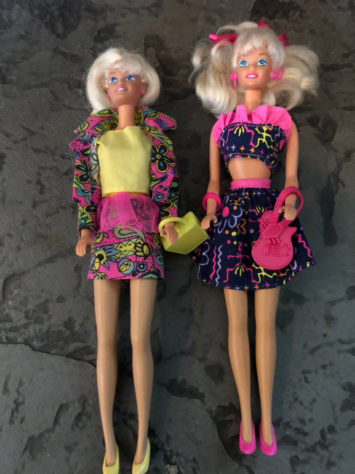 Hippe barbies in zomerse outfits mattel 90 er jaren.