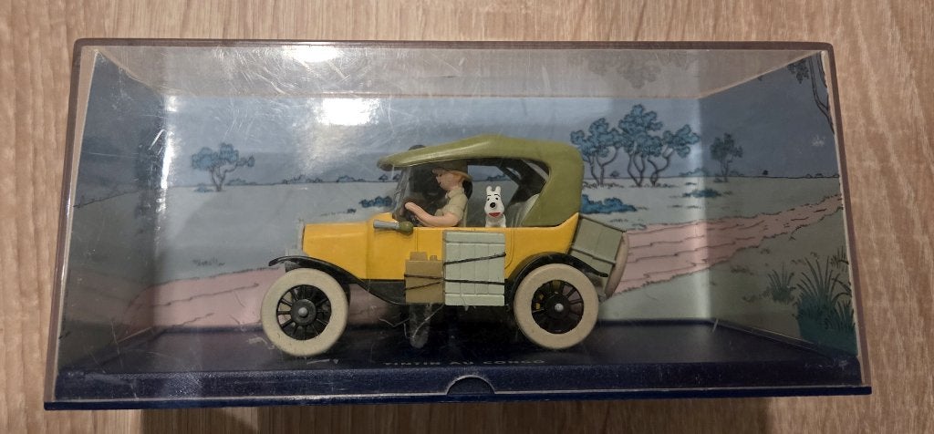 Kuifje Tintin au Congo auto in vitrine | Hergé Moulinsart, Ophalen of Verzenden, Kuifje, Gebruikt, Beeldje of Figuurtje