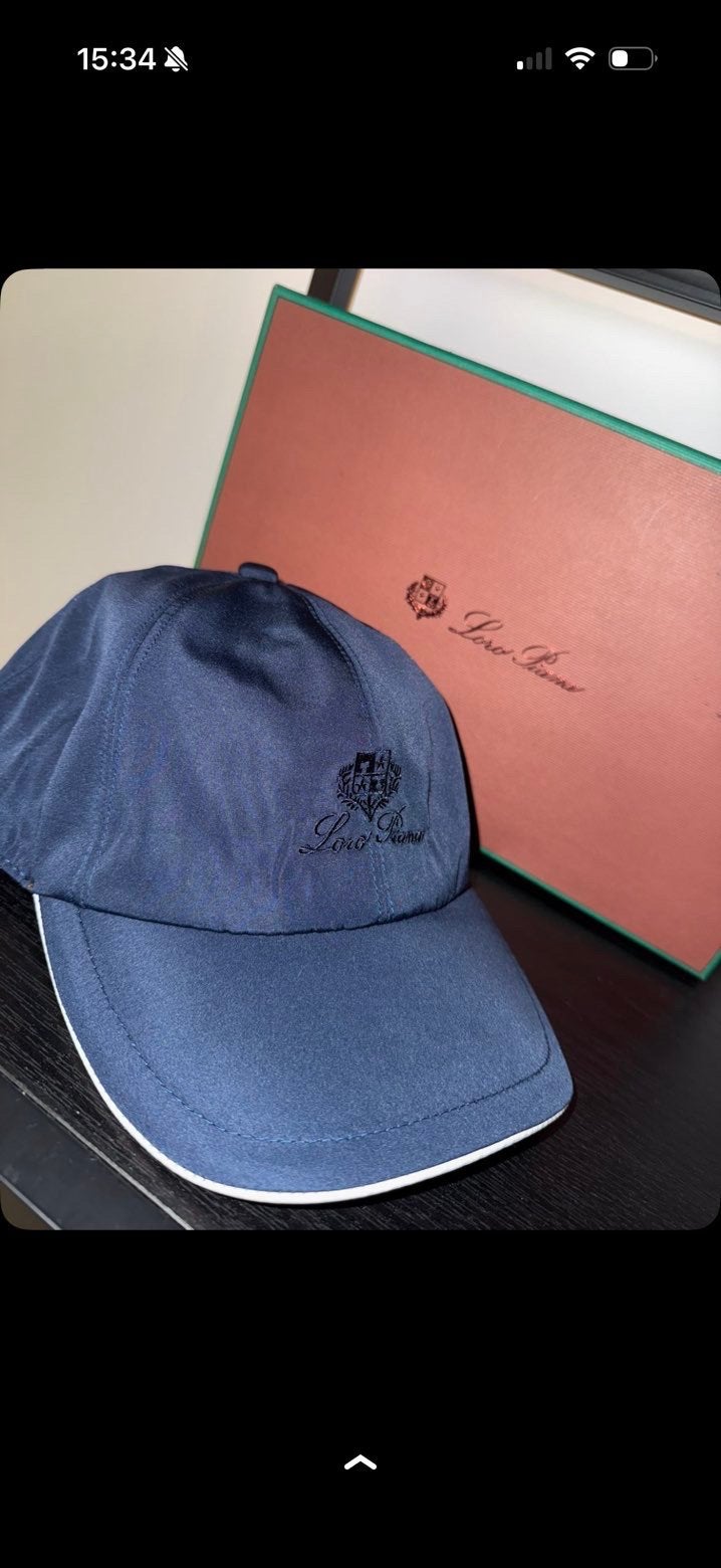 Loro piana pet donker blauw, Ophalen of Verzenden, Zo goed als nieuw