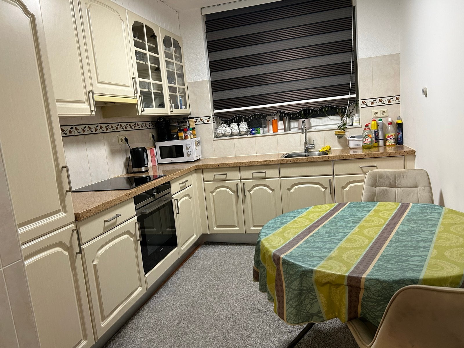 Keuken met Siemens oven, Bosch vaatwasser en Inventum induct, Ophalen, Gebruikt, Hoekkeuken, Crème
