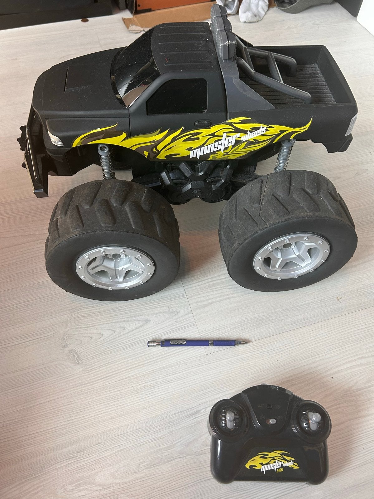 Grote RC Monstertruck met afstandsbediening, Gebruikt, Auto offroad, RTR (Ready to Run), Overige schalen
