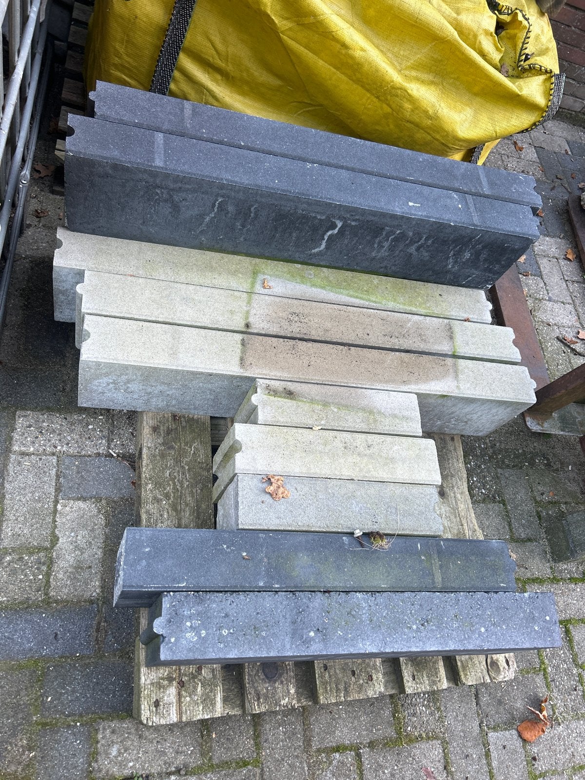 Betonbanden 10x20x10 - 7 hele en 6 stukken, Ophalen, Overige materialen, Gebruikt, Overige typen