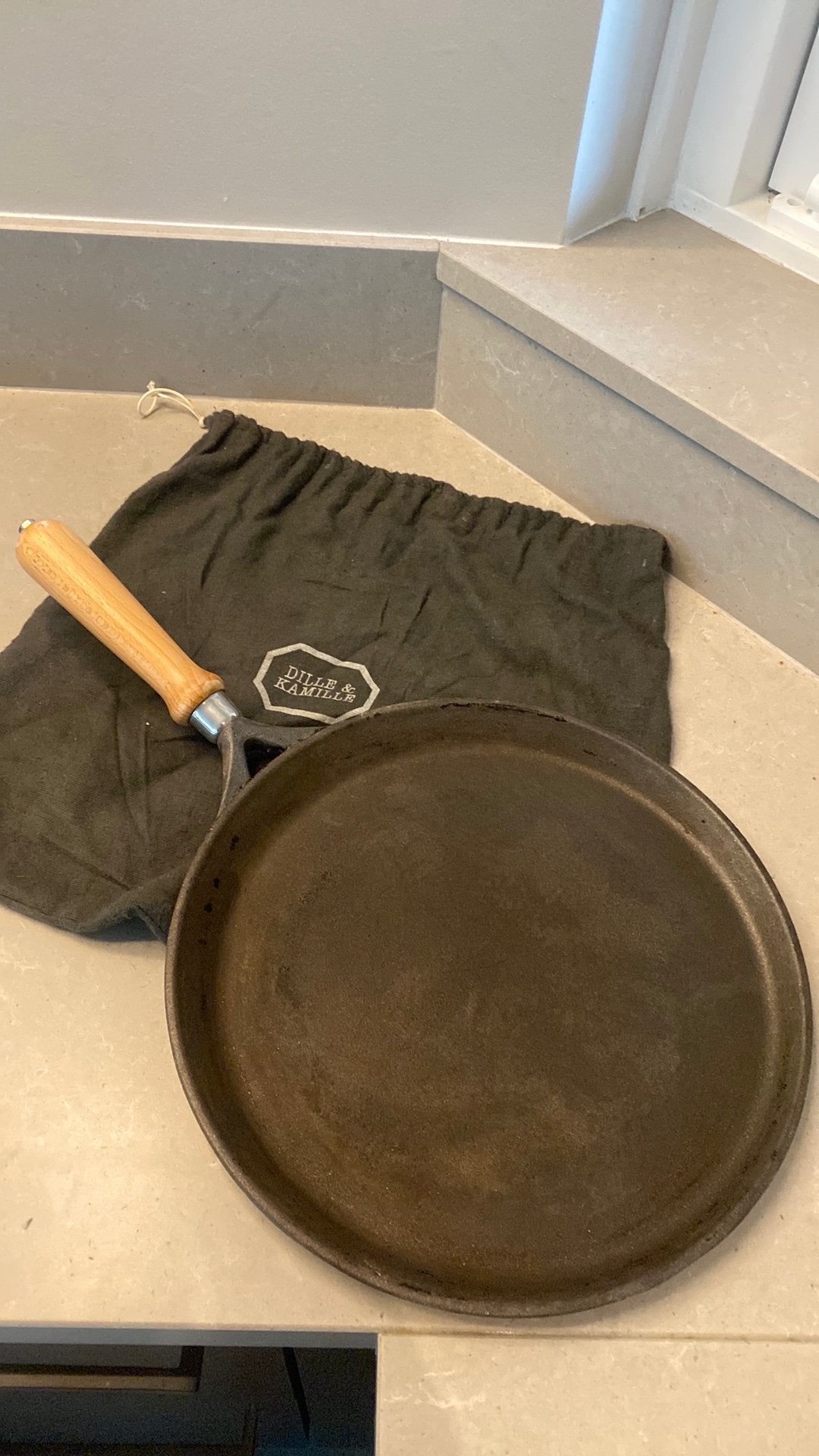 Dille & kamille pannenkoeken pan, Huis en Inrichting, Ophalen of Verzenden, Zo goed als nieuw, Gietijzer