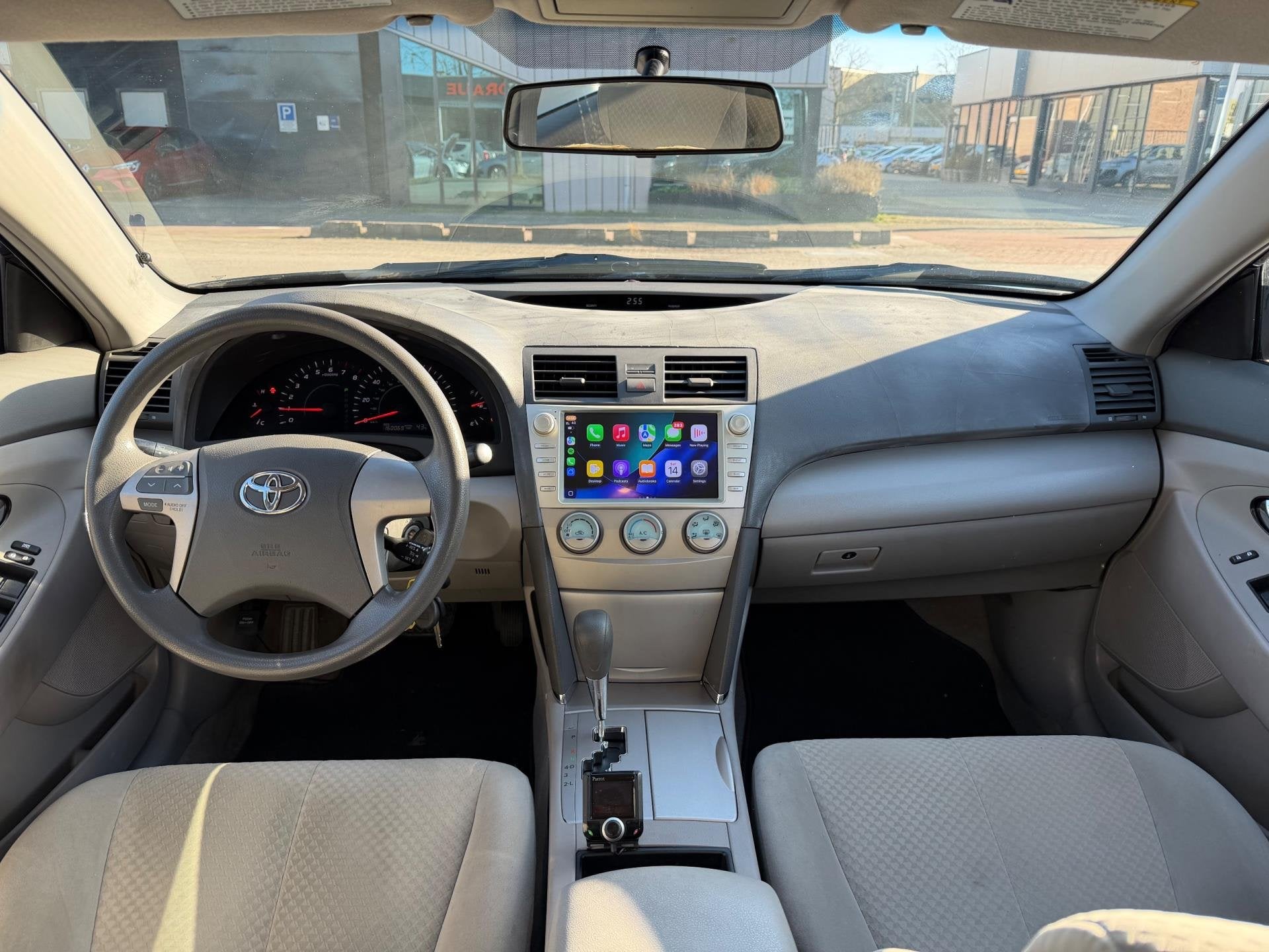 Toyota CAMRY 2.4 Aut/Clima/Navigatie/Cruise/Carplay/Apk, Auto's, Keurmerk '100% Onderhouden', Dealer onderhouden, 1458 kg, Gebruikt
