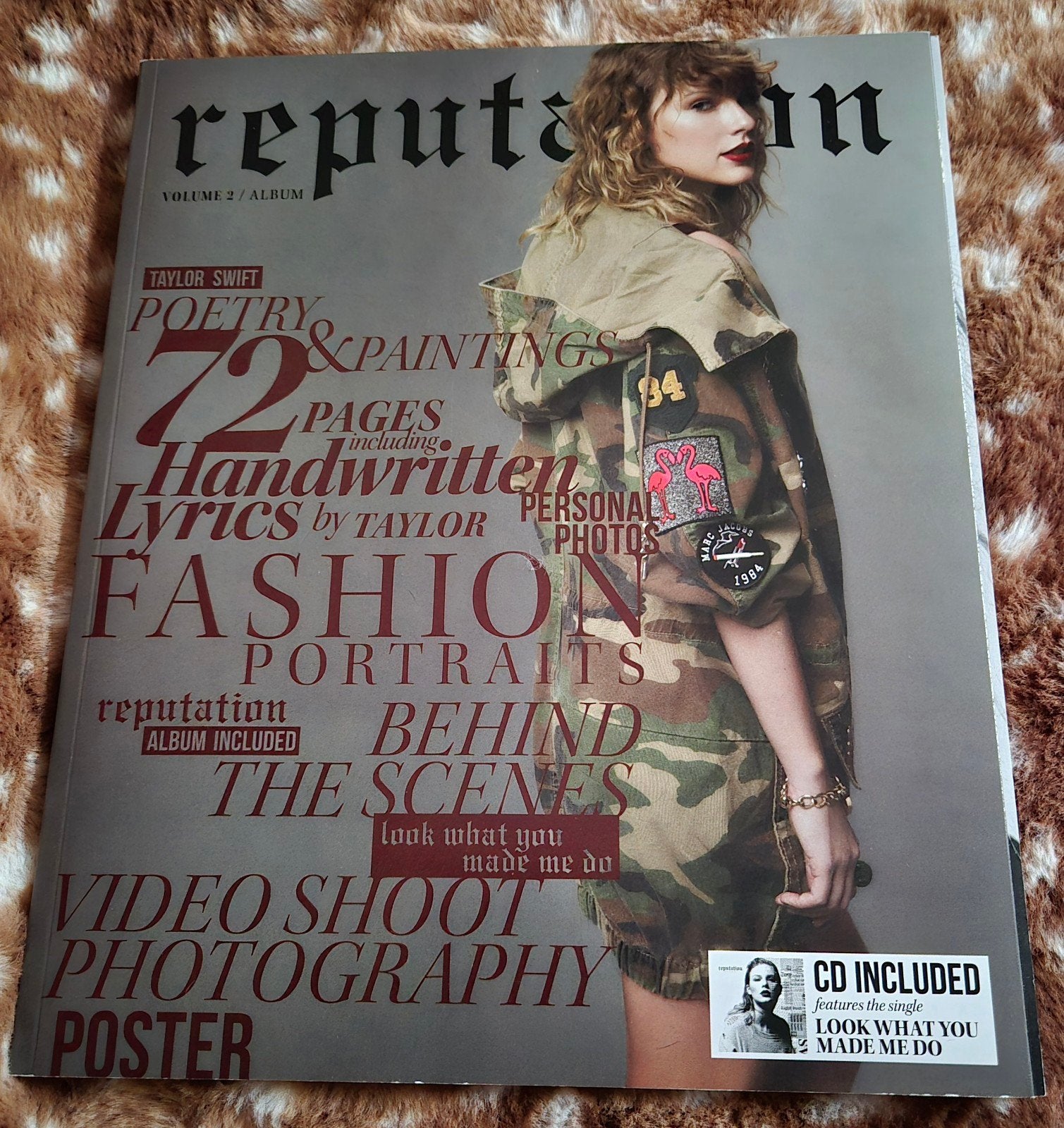 Taylor swift reputation magazine vol 2 + poster & cd NIEUW, Ophalen of Verzenden, Nieuw, Muziek, Film of Tv
