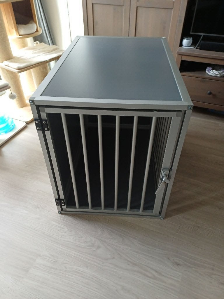 MJM Dogs Foundation: Kamer Bench, Ophalen, Zo goed als nieuw