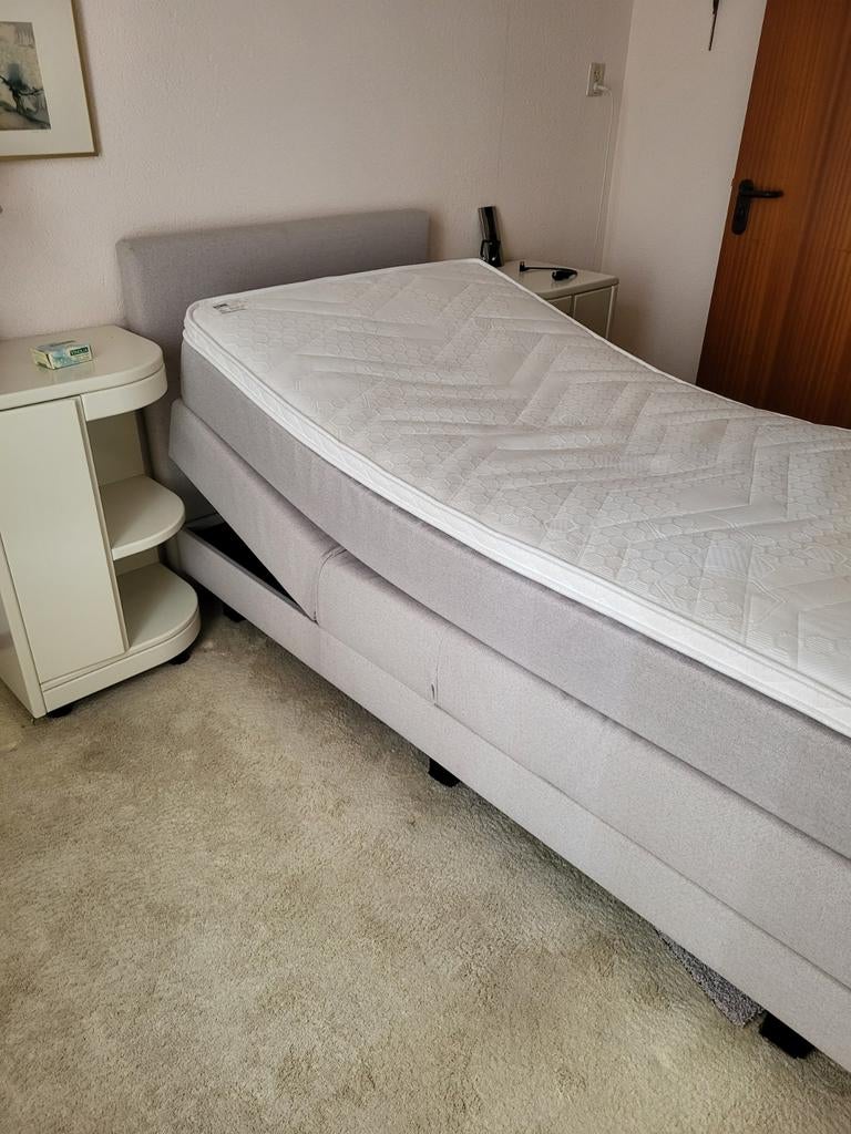 Seniorenbed electrisch 100 x 200, Ophalen, Zo goed als nieuw, Eenpersoons
