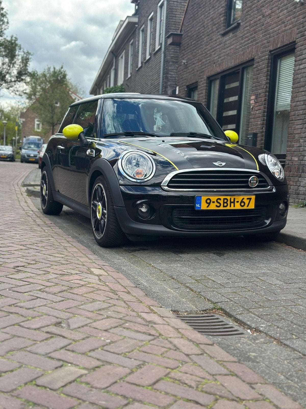 Mini 1.6 ONE 55KW 2013 Zwart, Voorwielaandrijving, 74 pk, 4 cilinders, 4 stoelen