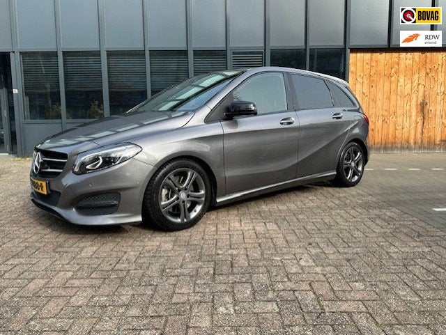 Mercedes-Benz B-klasse 250 Urban Business Edition Zeer luxe, Auto's, Mercedes-Benz, 730 kg, Gebruikt, Euro 6, Leder en Stof