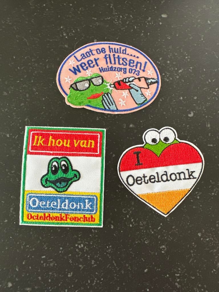 Oeteldonk en emblemen - Geborduurd, Verzamelen, Speldjes, Pins en Buttons, Ophalen, Zo goed als nieuw