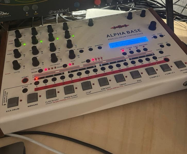 Jomox Alpha Base MK1 Analoge Drum Synthesizer, Overige merken, Zo goed als nieuw, Met midi-aansluiting, Overige aantallen