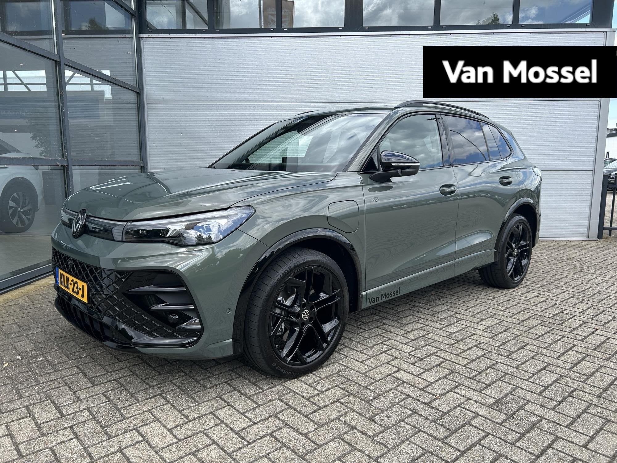 Volkswagen Tiguan 1.5 eHybrid R-Line Edition | 204PK | Autom, Auto's, 12 maanden, Stof, 150 min, Bedrijf