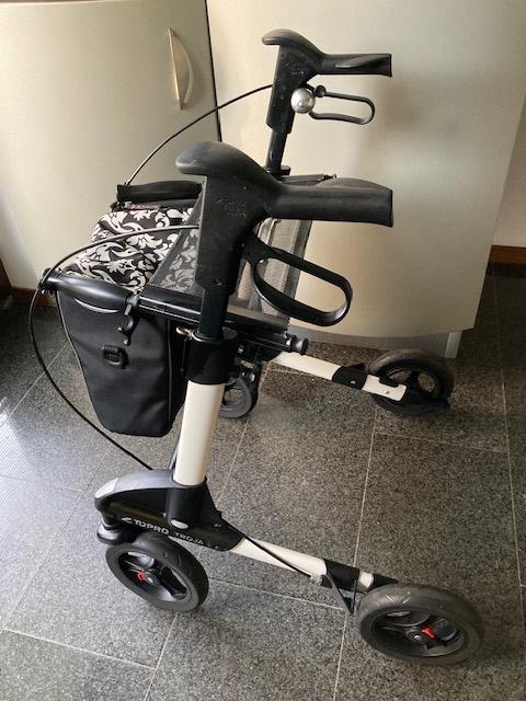 Topro Troja, type 2G, maat M met tas, Diversen, Rollators, Ophalen of Verzenden, Opvouwbaar, Zo goed als nieuw