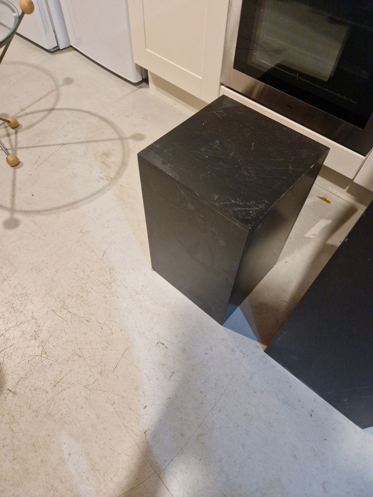 Zuil/console. MDF 30X30 BREED 49 CM HOOG, Ophalen