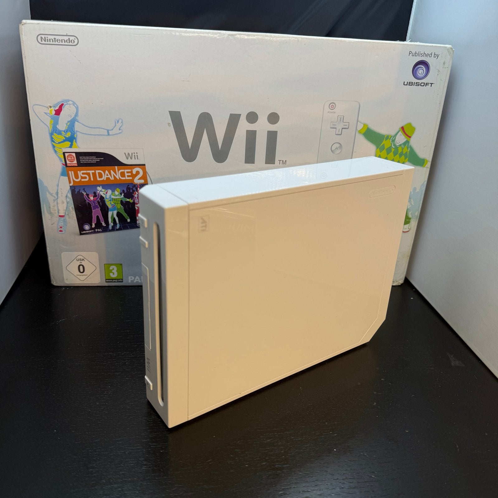 Nintendo Wii Console met Just Dance 2 - Zo goed als nieuw!, Spelcomputers en Games, Met games, Z, Ophalen of Verzenden, Zo goed als nieuw