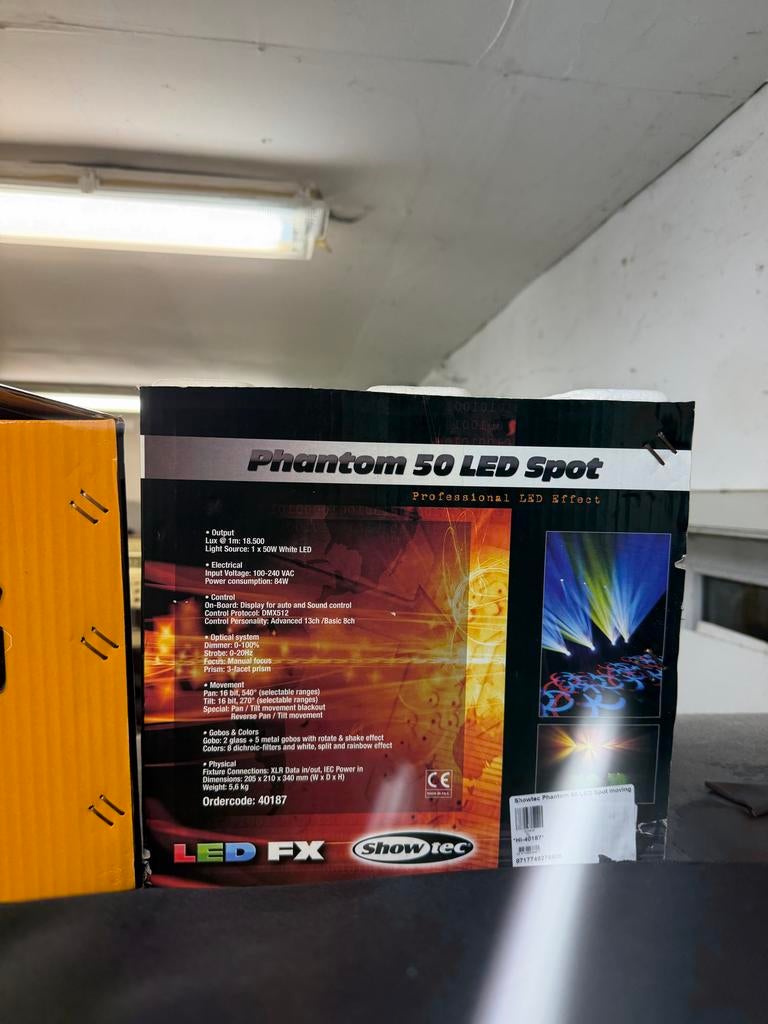 Showtec Phantom 50 LED Spot met beugel en doos, Muziek en Instrumenten, Licht en Laser, Ophalen of Verzenden, Zo goed als nieuw
