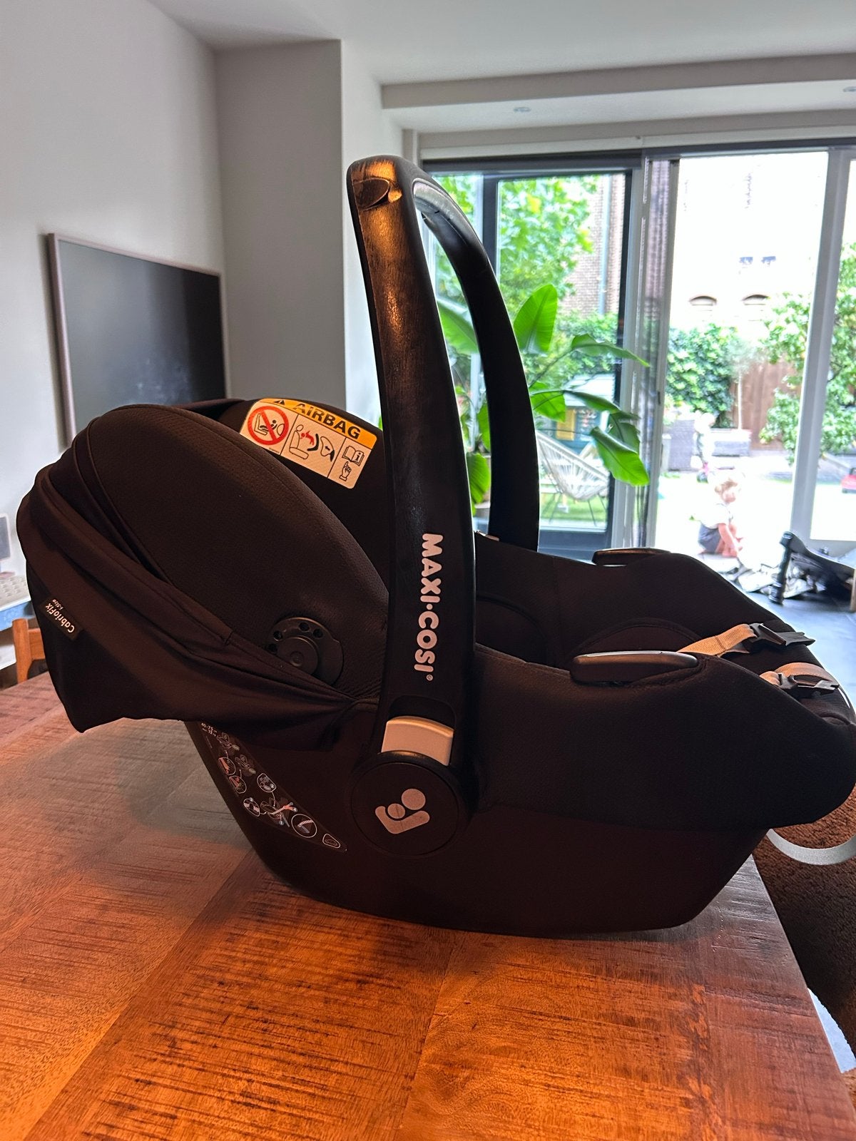 Conplete set: Maxi Cosi Cabrio Fix + Isofix Base, Autogordel of Isofix, Gebruikt, 0 t/m 13 kg, Maxi-Cosi