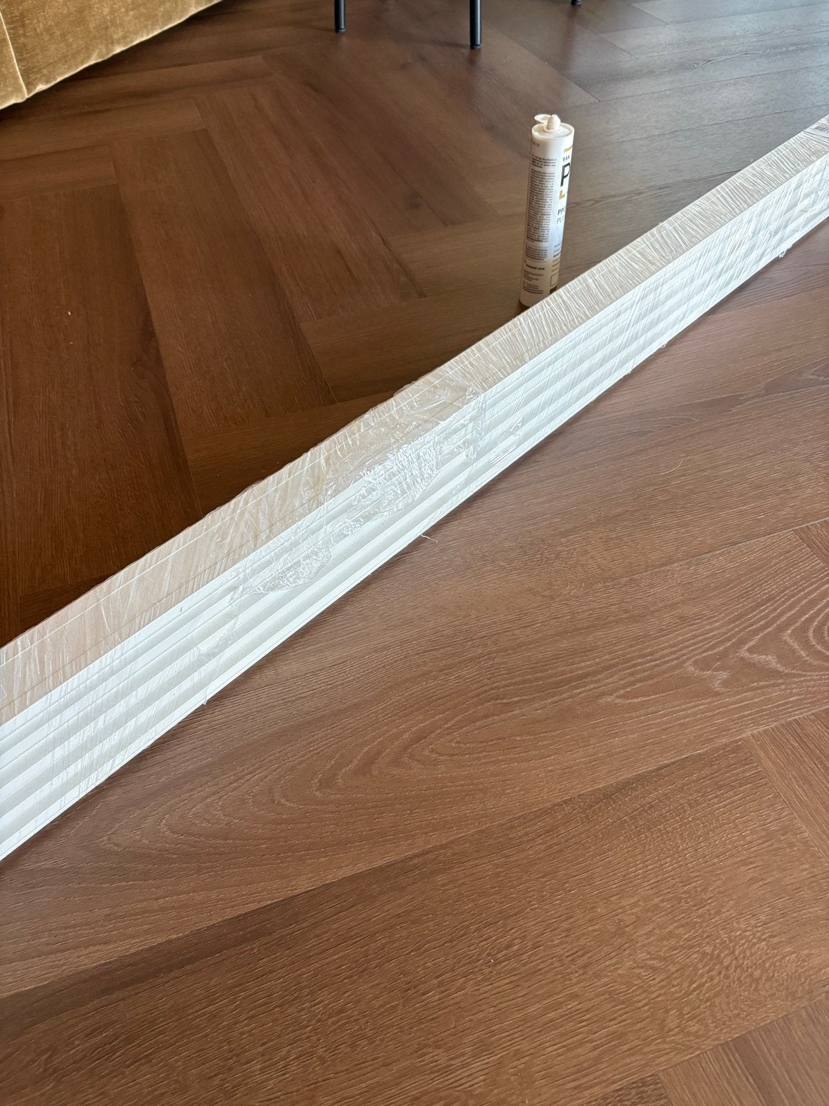 Nieuw: 5 witte plinten van 2.44 meter, Ophalen, Nieuw, Mdf, 200 tot 250 cm