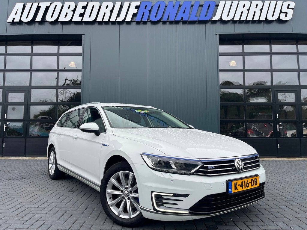 Volkswagen Passat Variant 1.4 TSI GTE Highline NLAuto/SOH84%, Auto's, Volkswagen, Gebruikt, Wit, Hybride Elektrisch/Benzine, 1600 kg