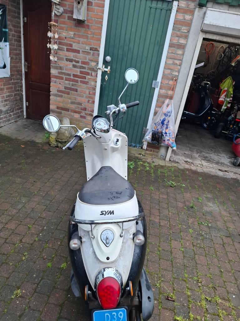 Te koop sym mio, Fietsen en Brommers, Scooters | SYM, Ophalen of Verzenden, Gebruikt, Benzine, Mio