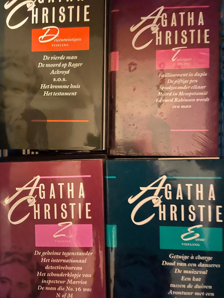 Agatha Christie's vijflingen, Boeken, Detectives, Ophalen of Verzenden, Zo goed als nieuw, Agatha Christie