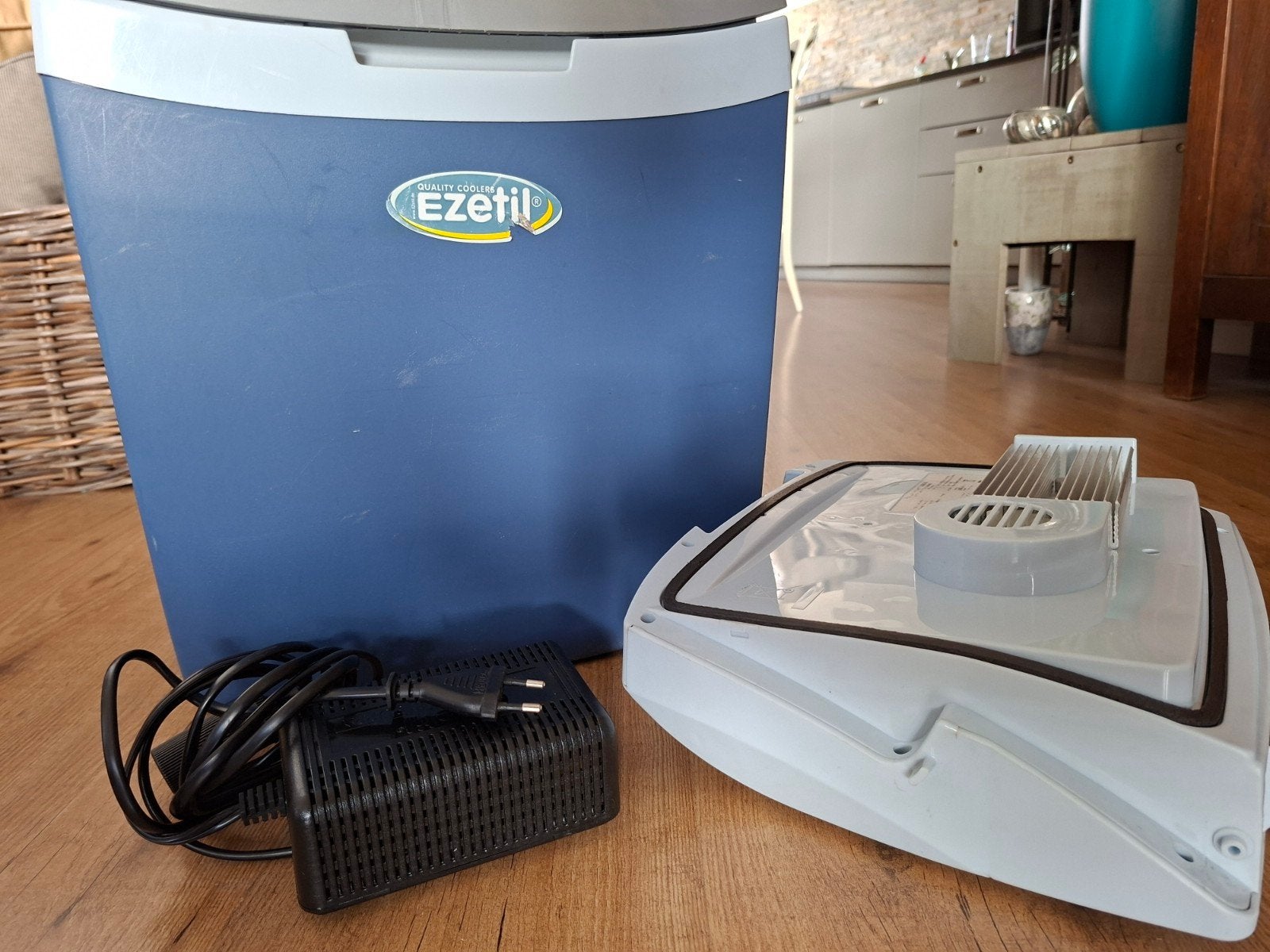 Elektrische koelbox 12V 25 liter met adapter, Ophalen, Gebruikt, Koelbox, Elektrisch