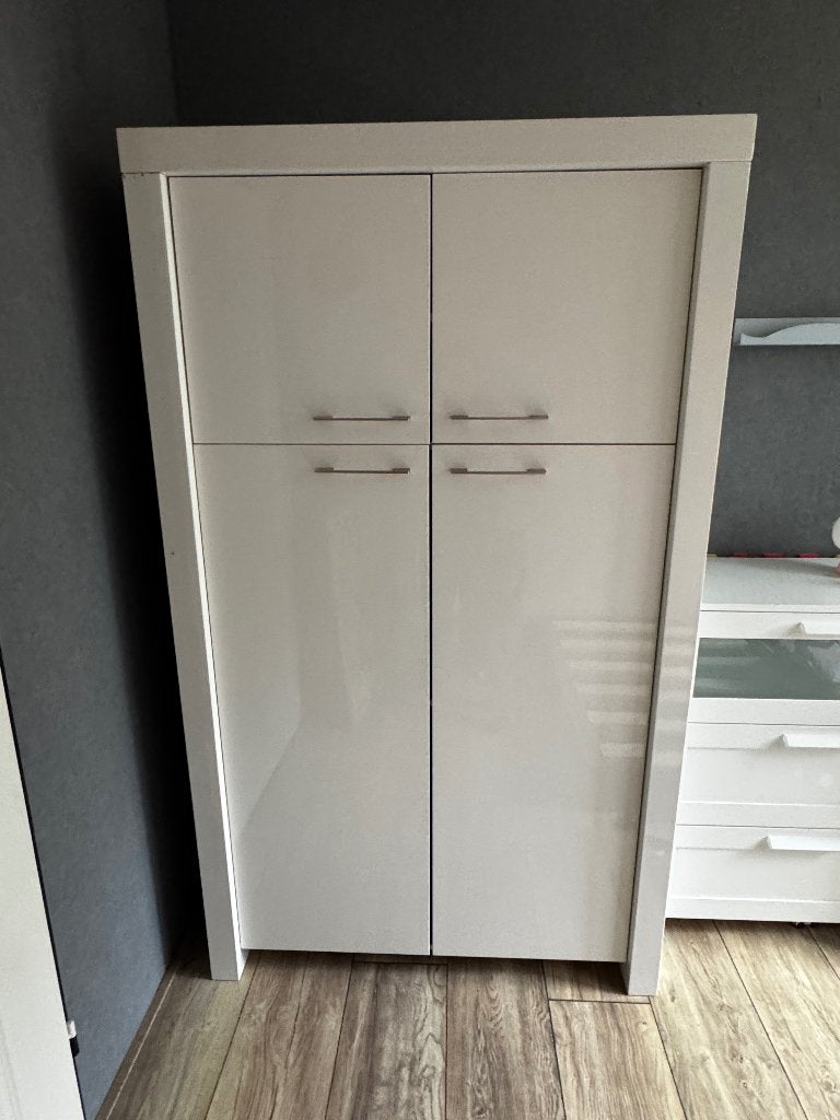 Interbaby babykamer meubels: Mooie kledingkast en commode, Ophalen, Zo goed als nieuw, Jongetje of Meisje