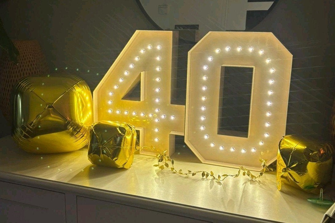 Verlichte veertig (40) jaar cijfers: verjaardag jubileum etc