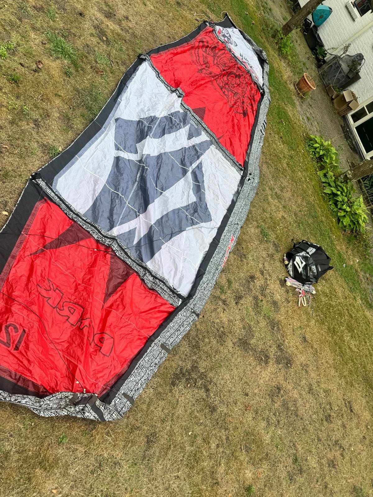 Naish park kite 12m2, defect, Watersport en Boten, Ophalen, Gebruikt, Geen board, Kite