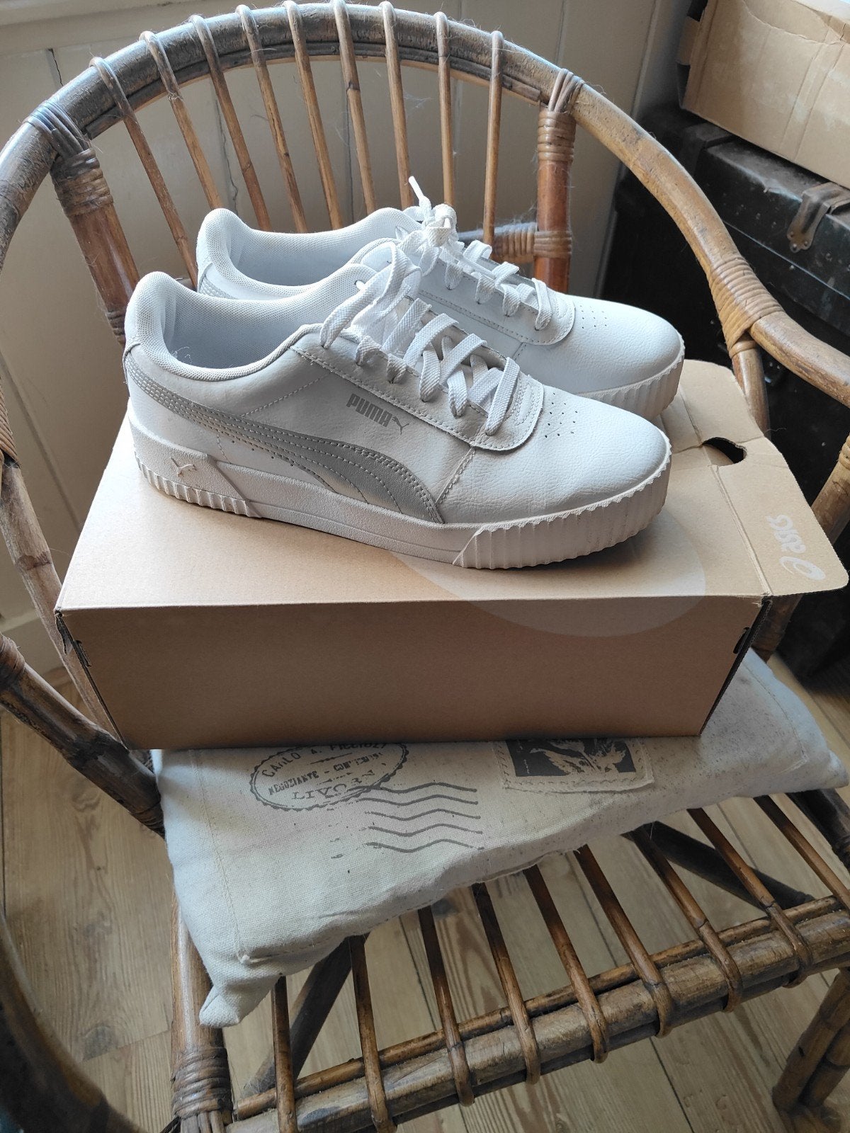 Nieuwe Puma Carina sneakers maat 42, Puma, Wit, Nieuw, Ophalen of Verzenden