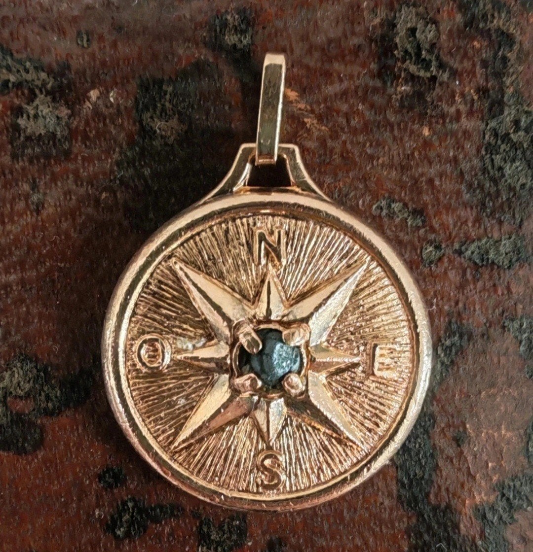 Medaillon Hanger, Sieraden, Tassen en Uiterlijk, Kettinghangers, Overige materialen, Gebruikt, Overige voorstellingen, Verzenden