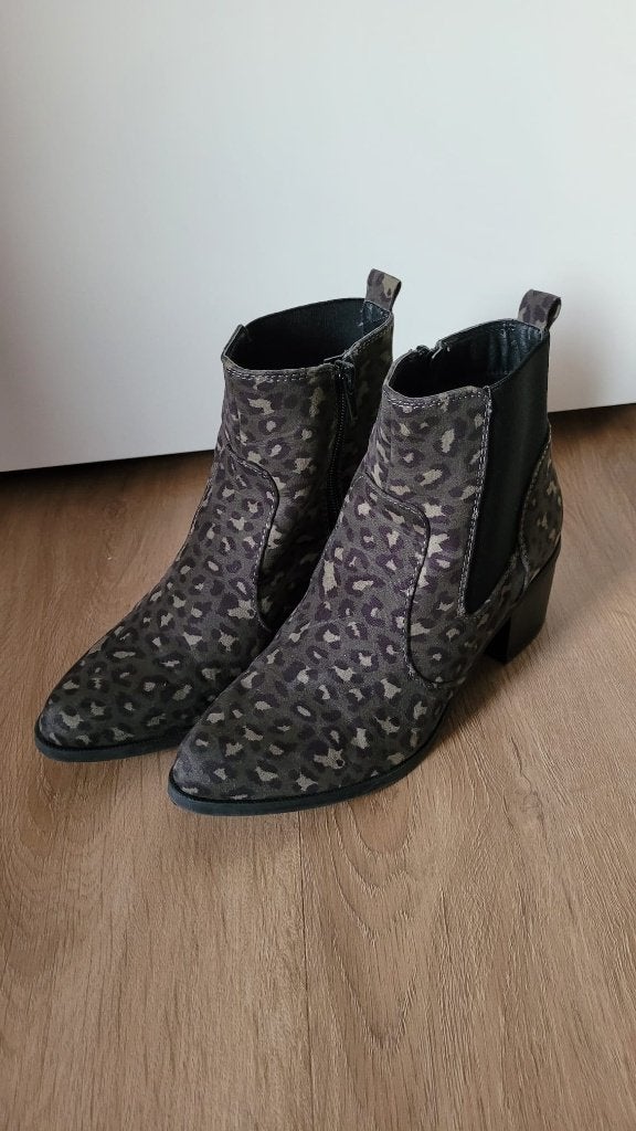 Enkellaarzen zgan/nieuw mt. 37 Panterprint groen/zwart, Blue Box, Overige kleuren, Lage of Enkellaarzen, Ophalen of Verzenden