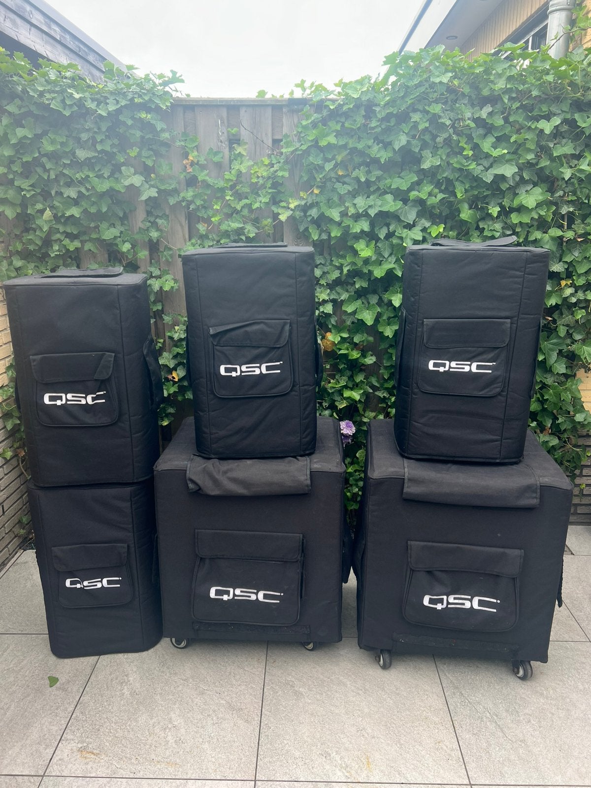 QSC KW122 / KW181 Complete PA Set – 4 Tops + 2 Subs, Ophalen, Gebruikt, 1000 watt of meer, P.A.