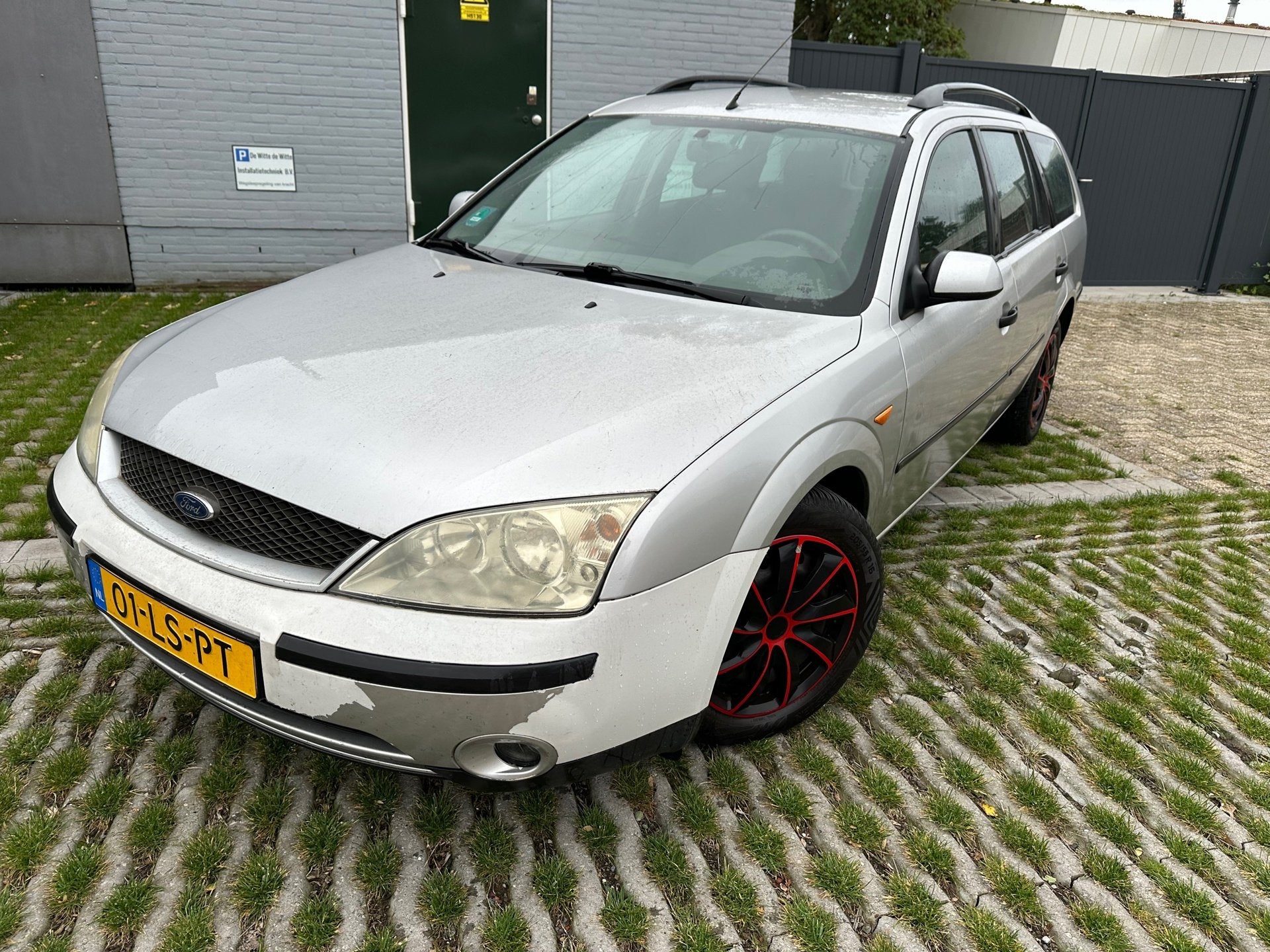 Ford Mondeo Wagon RIJDT PERFECT. MET AIRCO & APK TOT 16-03-2, Gebruikt, 4 cilinders, Origineel Nederlands, Handgeschakeld