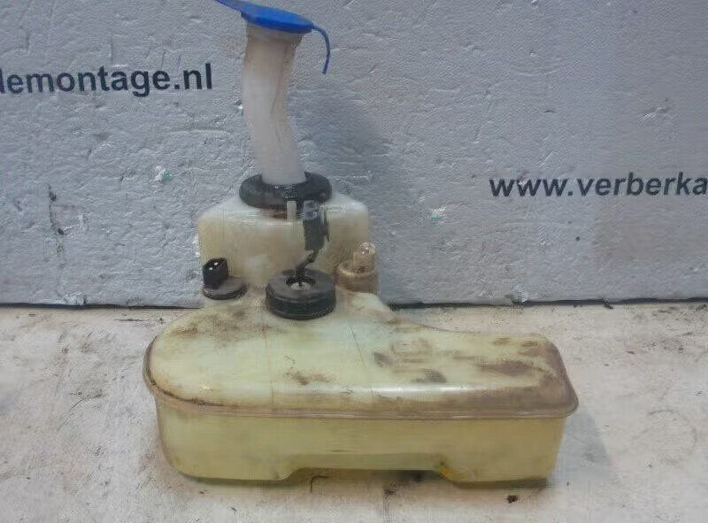 RUITENSPROEIERRESERVOIR Volvo 960 I Estate (01-1990/01-1997), Gebruikt, Info@volvocars.com, Ophalen of Verzenden, Volvo