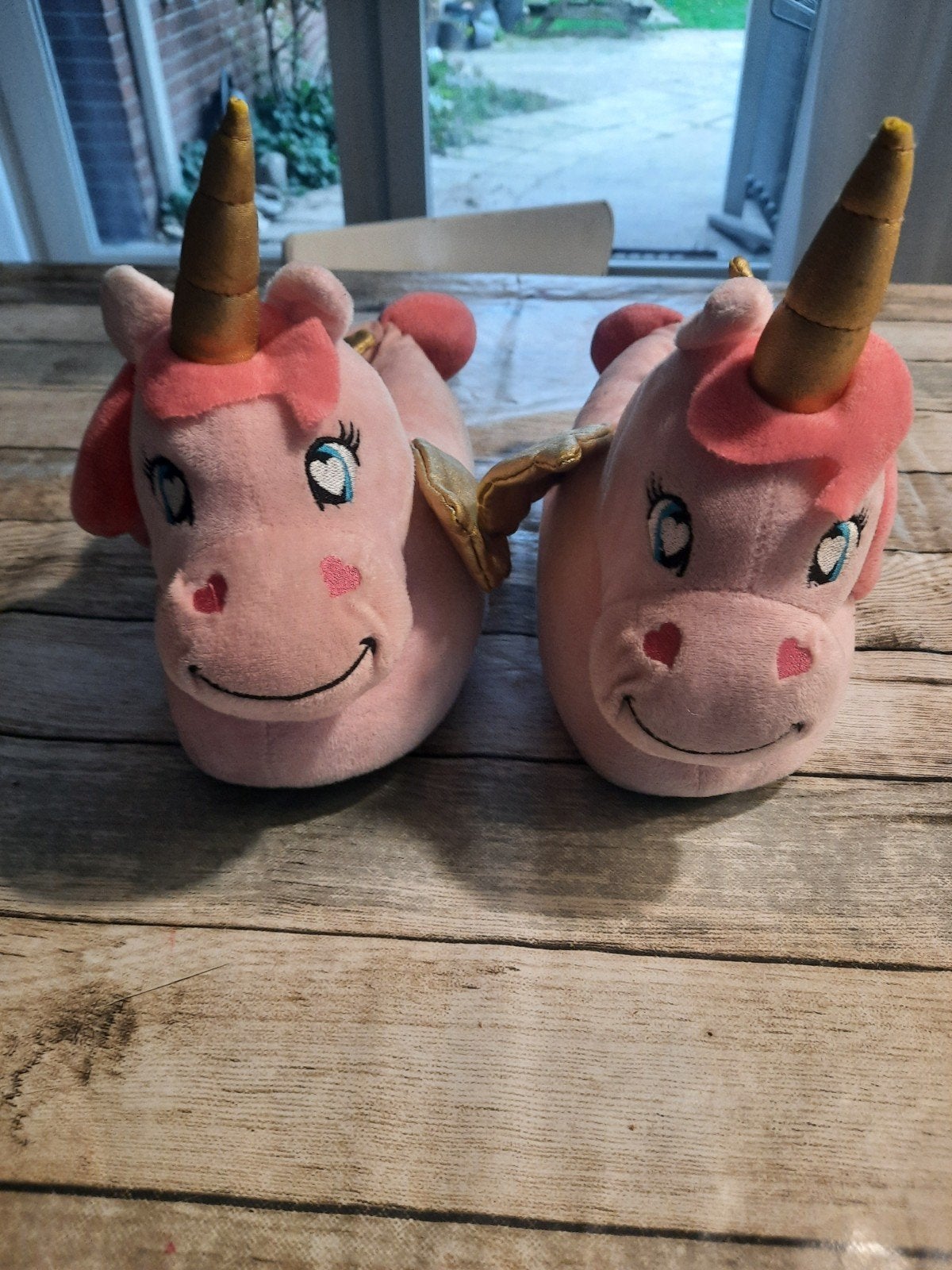Te koop eenhoorn sloffen. Maat 32., Meisje, Overige typen, Ophalen of Verzenden, Zo goed als nieuw