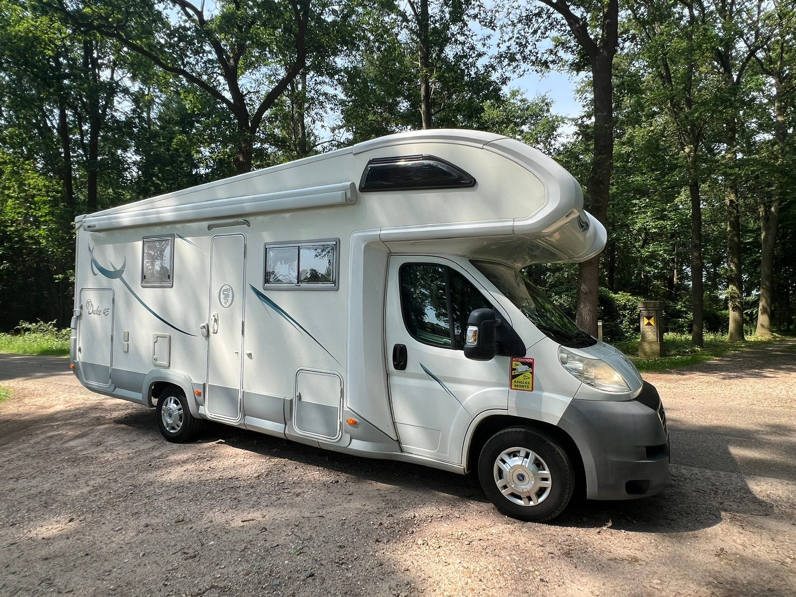 Nette Elnagh Duke 45 met airco, Caravans en Kamperen, Campers, Overige merken, Afzuigkap, Alkoof, Ringverwarming