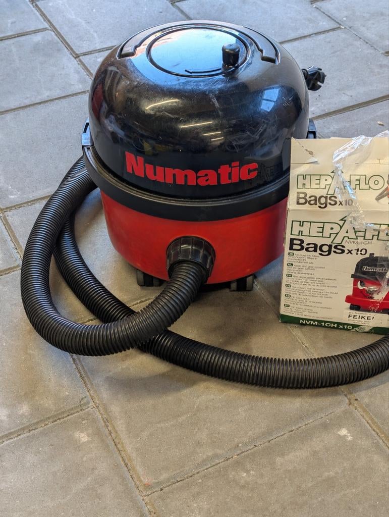 Numatic Stofzuiger NVR 200 met krachtige motor, Stofzak, Gebruikt, Stofzuiger, Ophalen of Verzenden