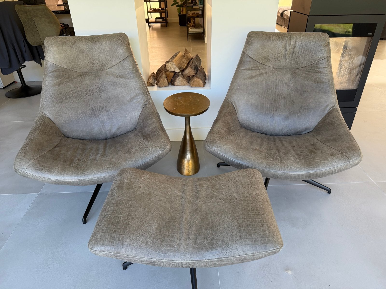 2x Fauteuil Henro Kaiman Notu met Voetenbank, Ophalen, Zo goed als nieuw, Leer, 75 tot 100 cm