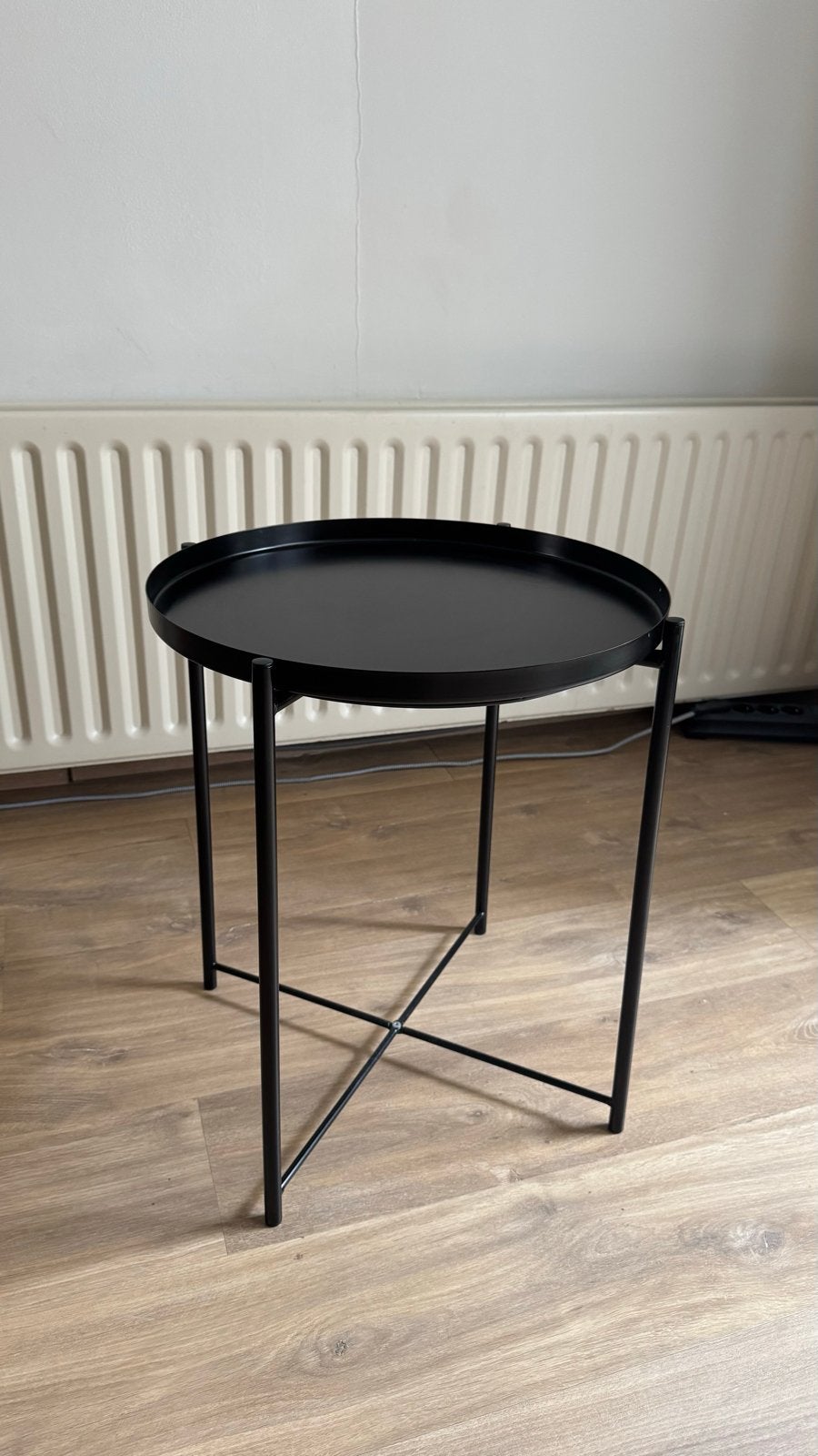 IKEA GLADOM side tray table, black, 45x53 cm, Minder dan 55 cm, Gebruikt, Metaal of Aluminium, Rond