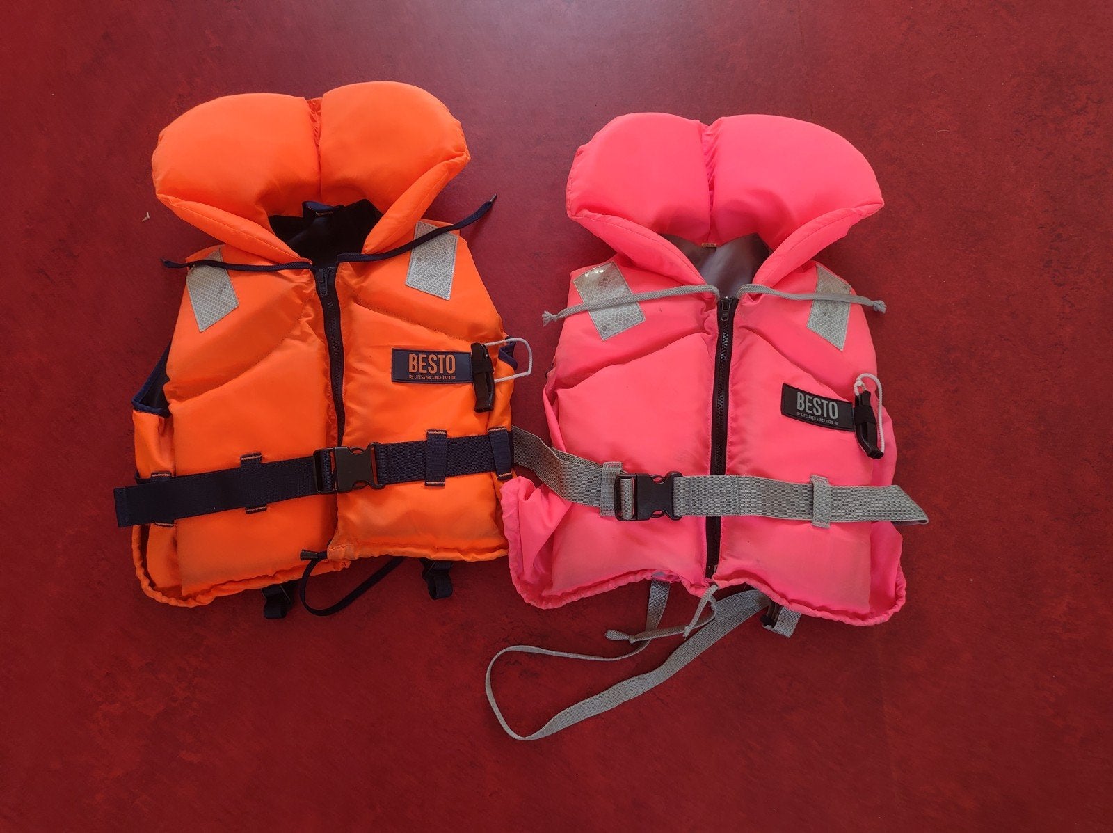 2 Besto reddingsvesten 30-40 kg, Watersport en Boten, Ophalen of Verzenden, Gebruikt, Overige typen