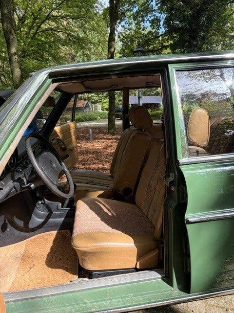 Mercedes-Benz 200 W115 /8 Nickelgrün (DB870) 1975 oldtimer, foto 6
