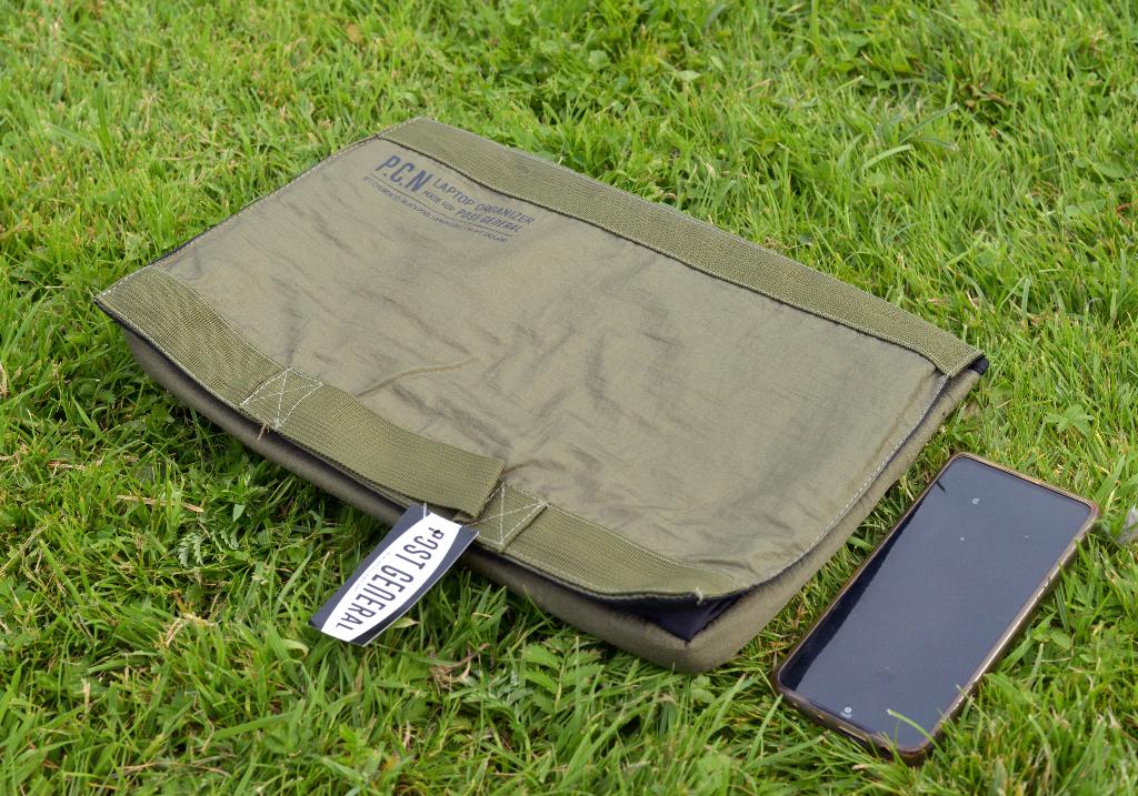 Laptophoes met organizer, Computers en Software, Laptophoezen, Ophalen of Verzenden, 14 inch, Nieuw, Post General