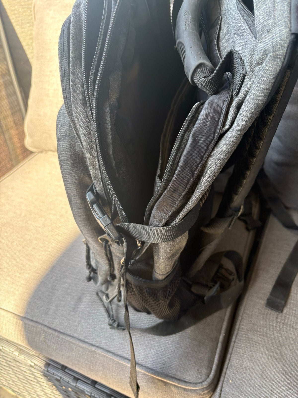 Eastpak Rugzak Tutor 39 liter, Ophalen of Verzenden, Zo goed als nieuw, Grijs, Rugtas