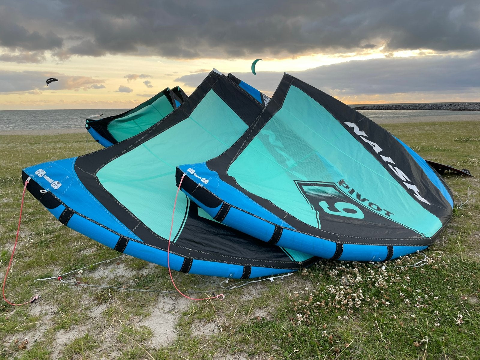 Naish Pivot 9m en 7m (S26; 2022) met bar, Watersport en Boten, Ophalen, Gebruikt, 9 m², Bar