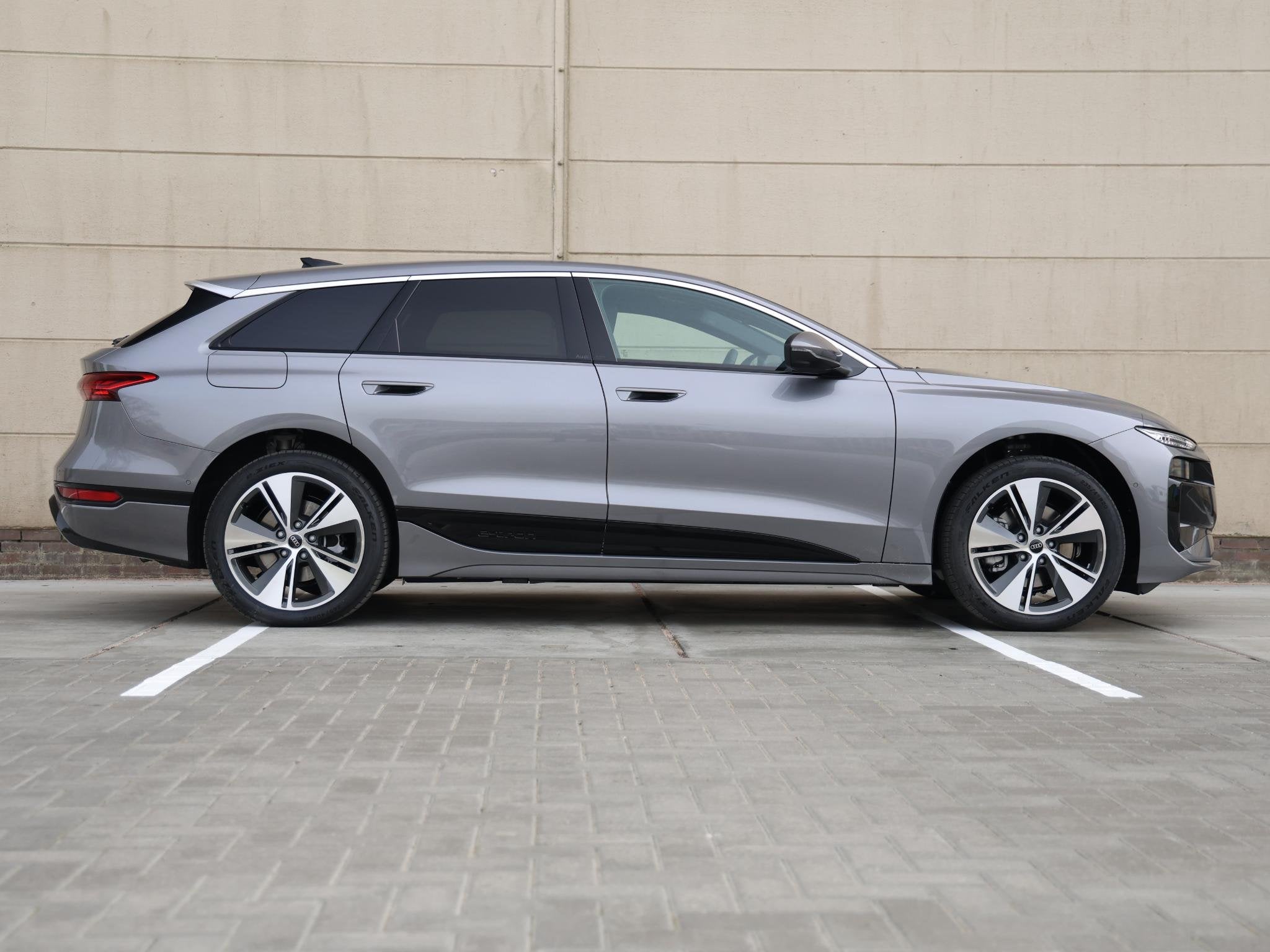 Audi A6 Avant Advanced edition e-tron 83 kWh | 286 PK | Tech, Automaat, Achterwielaandrijving, Zwart, Automatische klimaatregeling