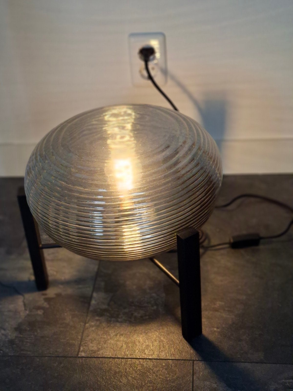 Set van 2 moderne tafel. dressoir lampen.